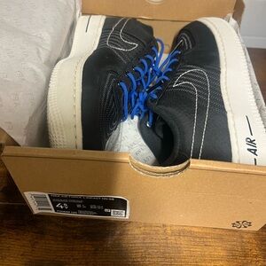Nike Black and Blue Casual Sneakers with White Midsole